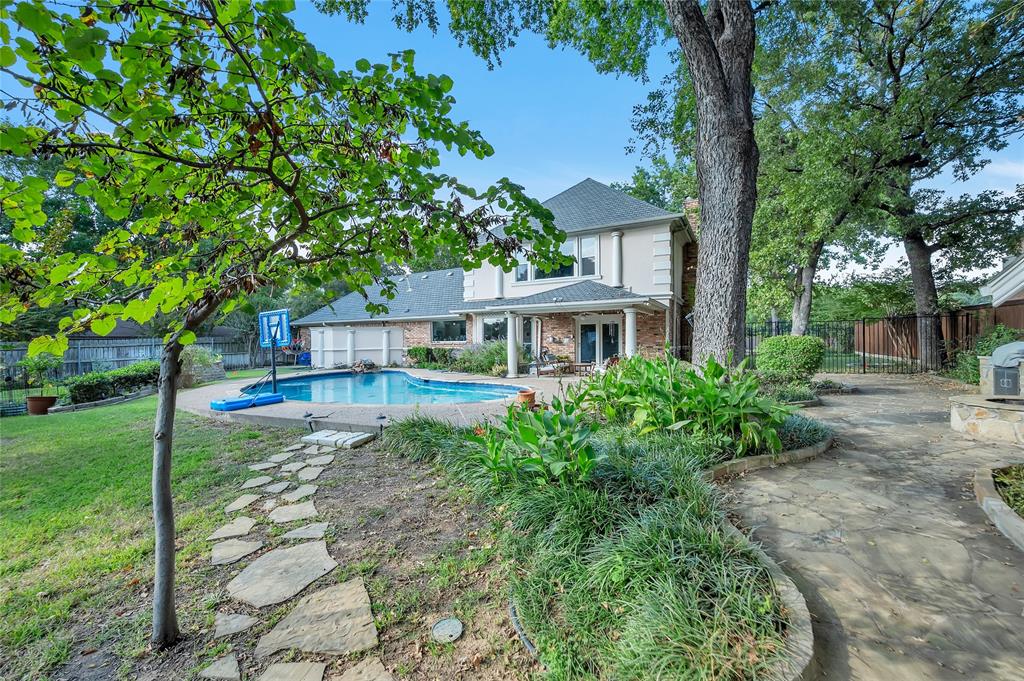 1800 Hampton Drive Property Photo 33