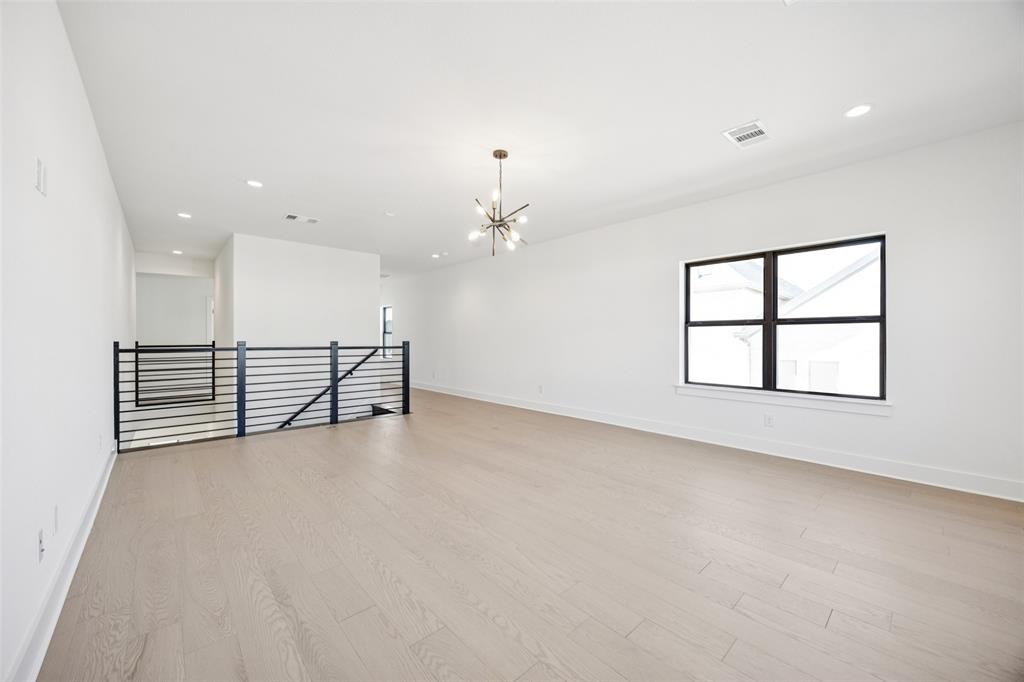2450 Heathrow Lane Property Photo 5