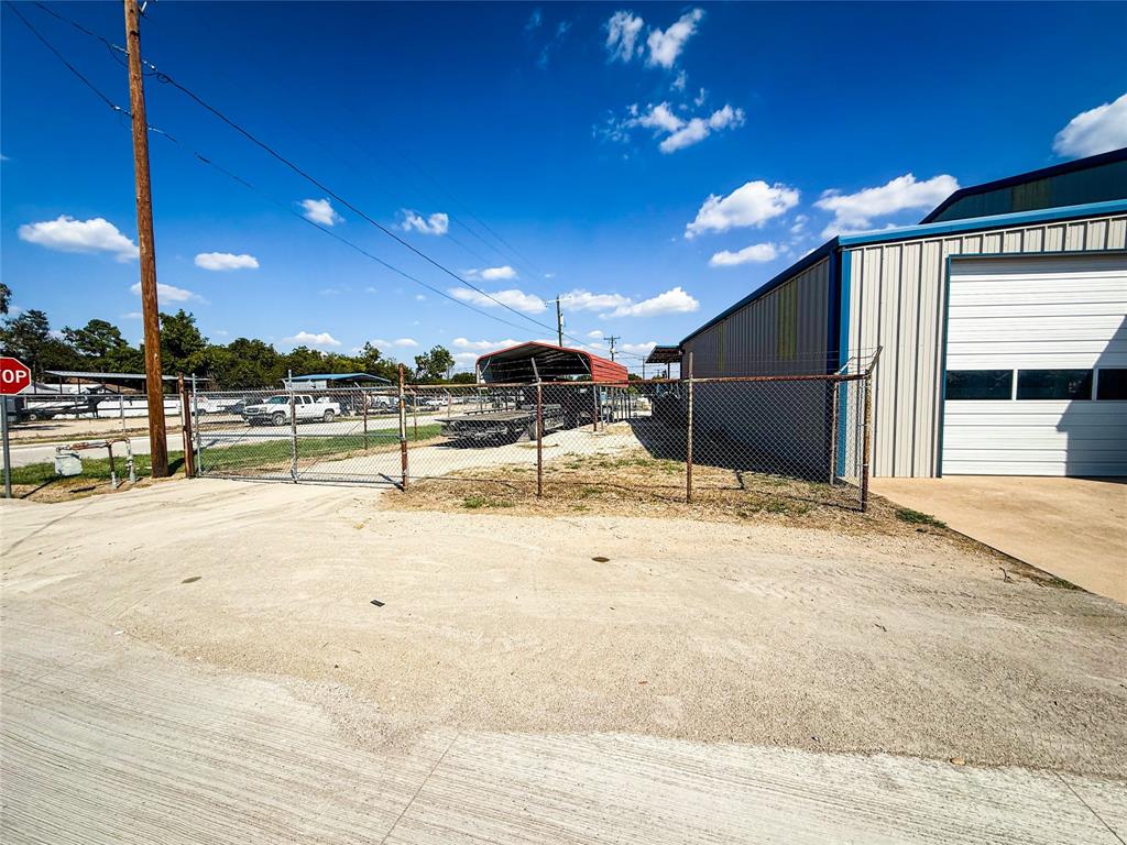 300 E Main Street Property Photo 25