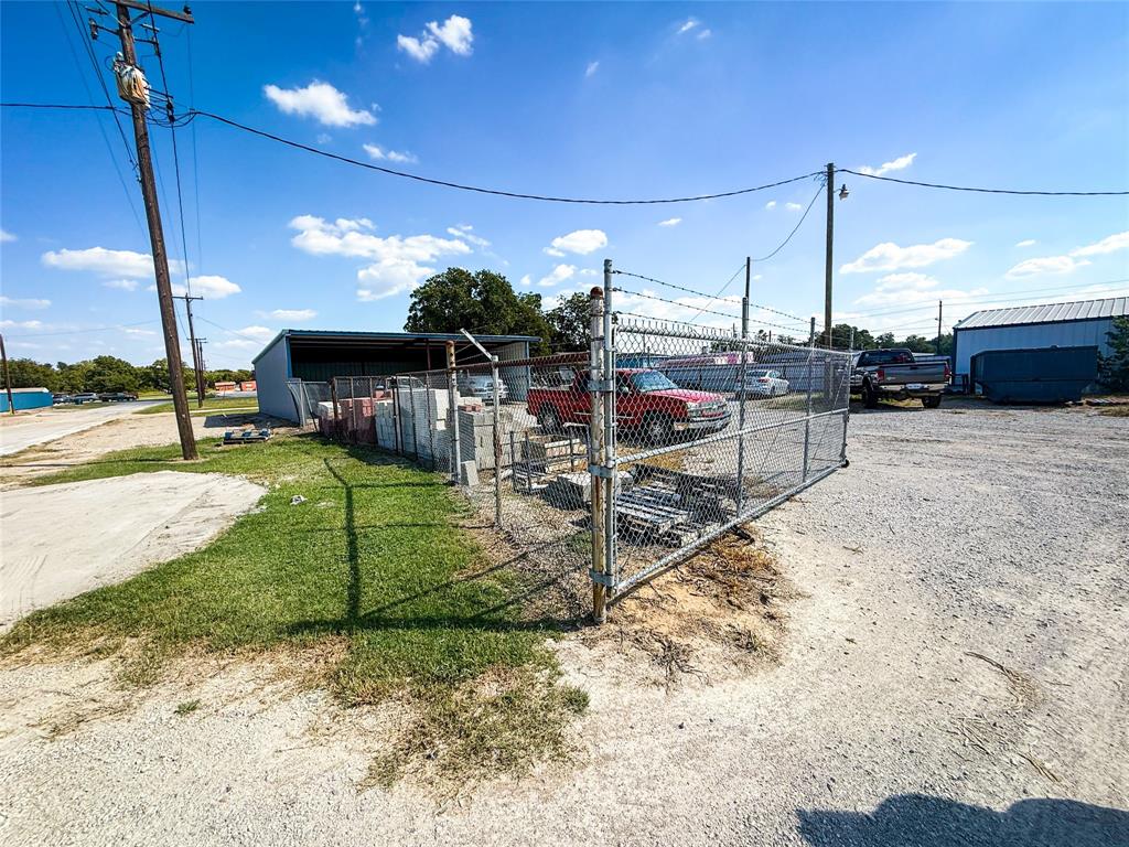 300 E Main Street Property Photo 31