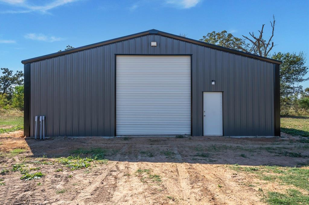 806 County Road 2918 Property Photo 5