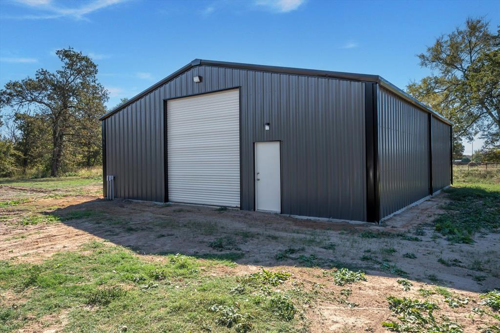 806 County Road 2918 Property Photo 6