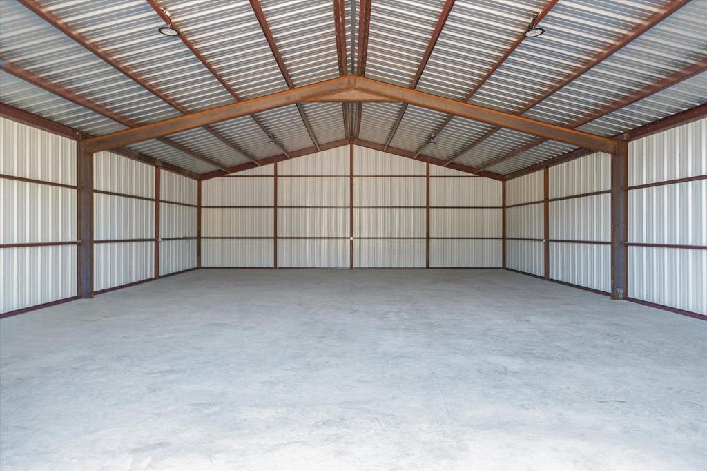 806 County Road 2918 Property Photo 8