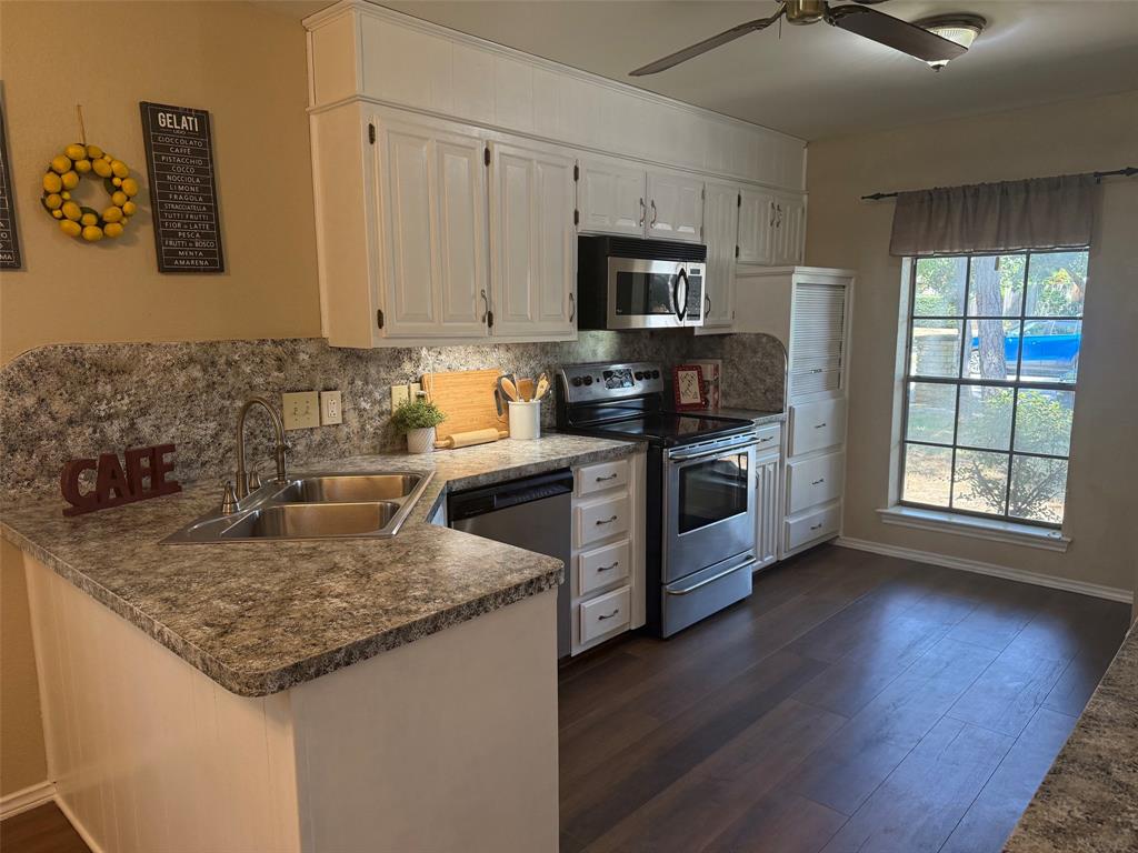 905 Summer Trail Property Photo 6