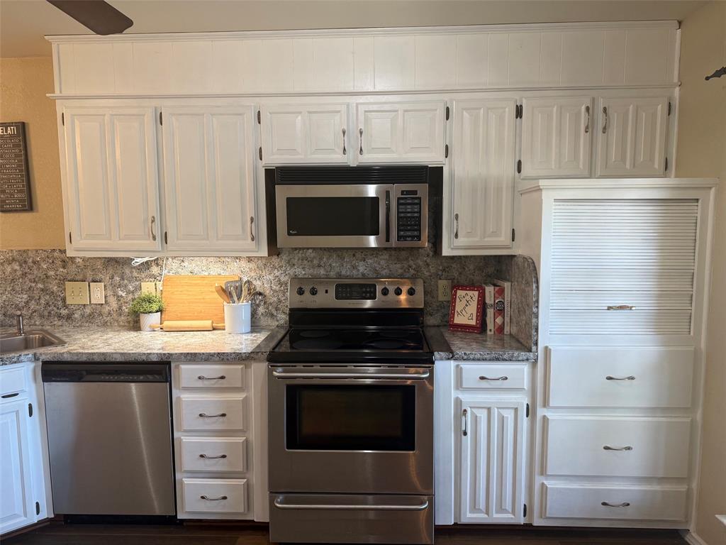 905 Summer Trail Property Photo 8