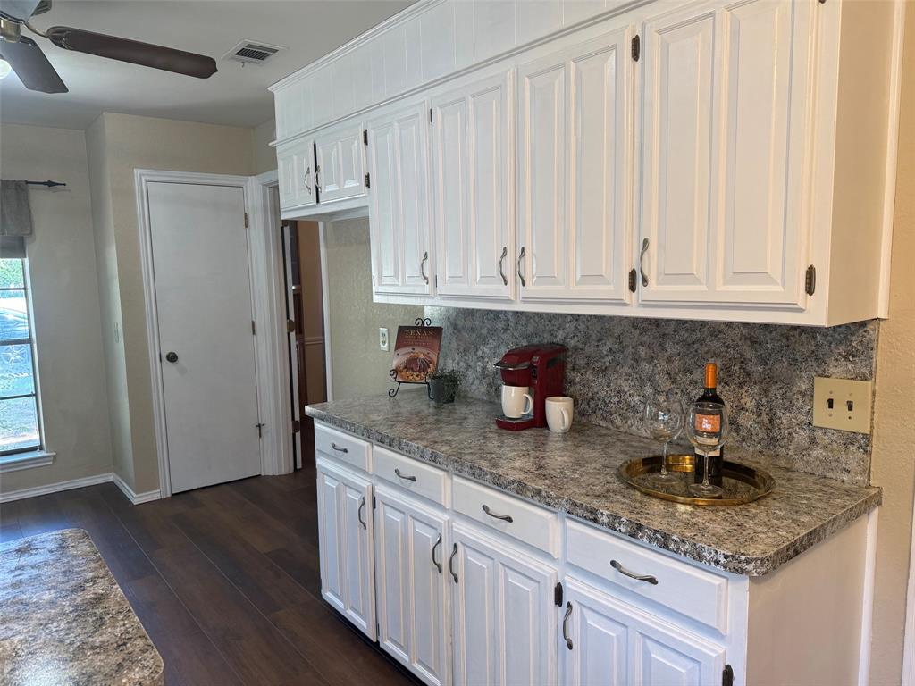 905 Summer Trail Property Photo 10