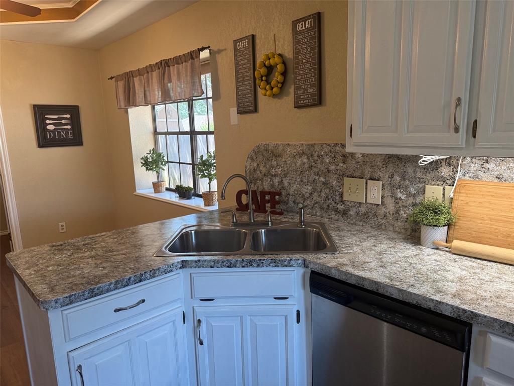 905 Summer Trail Property Photo 11