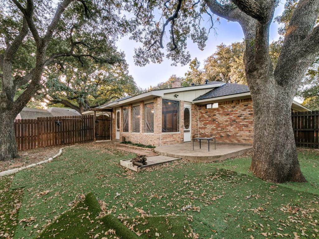 905 Summer Trail Property Photo 34