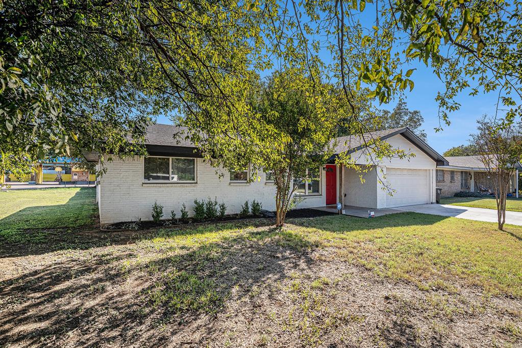 807 Poindexter Avenue Property Photo 1
