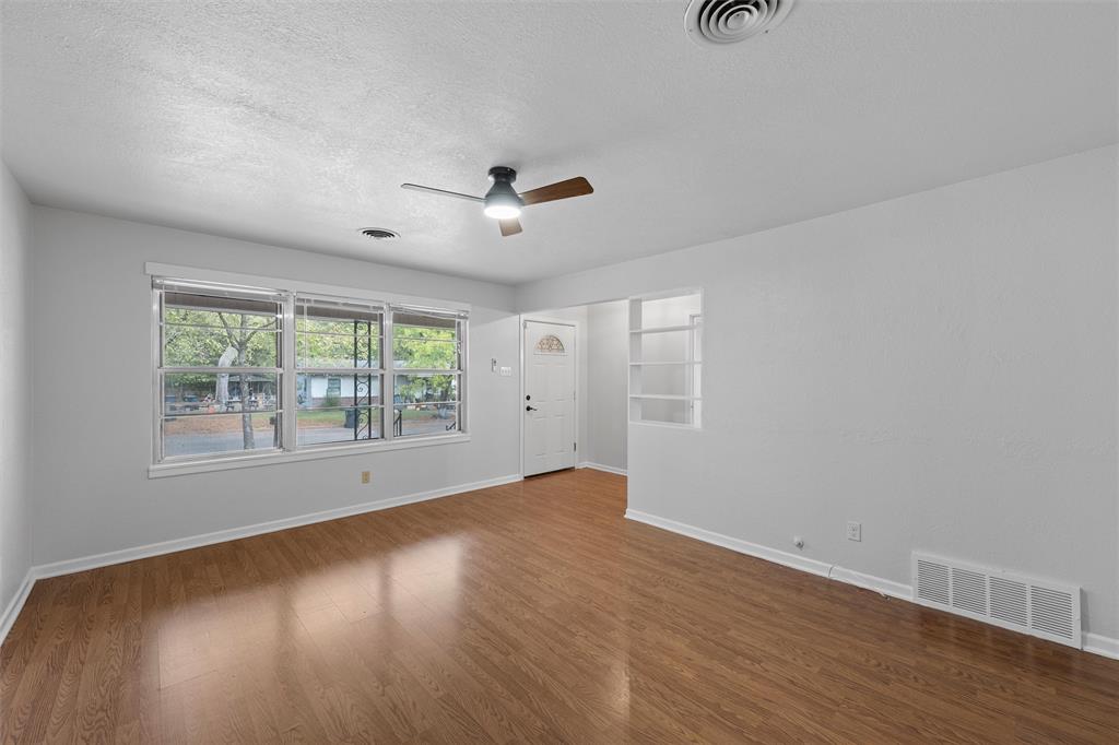 2624 Alvin Street Property Photo 4