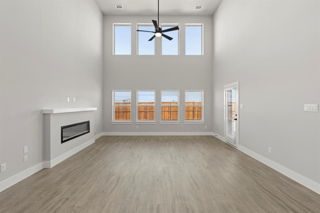 2364 Bell Way Property Photo 13