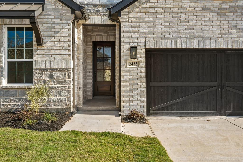 2433 Ainsdale Drive Property Photo 2