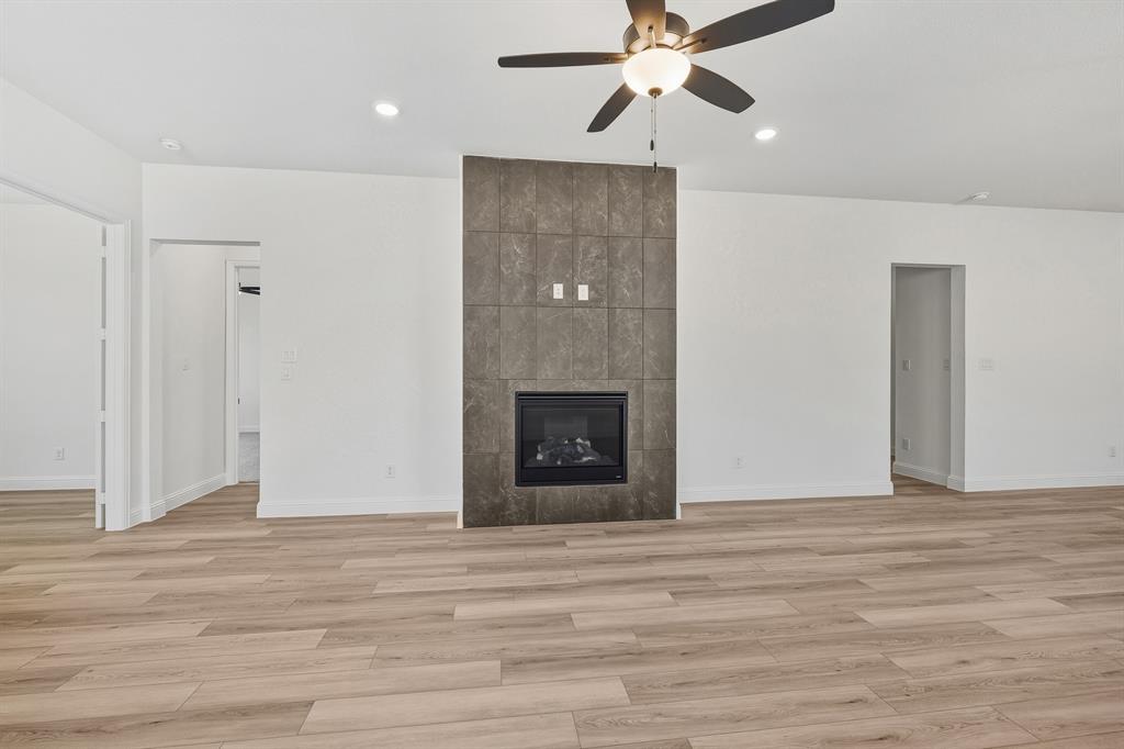 2433 Ainsdale Drive Property Photo 4