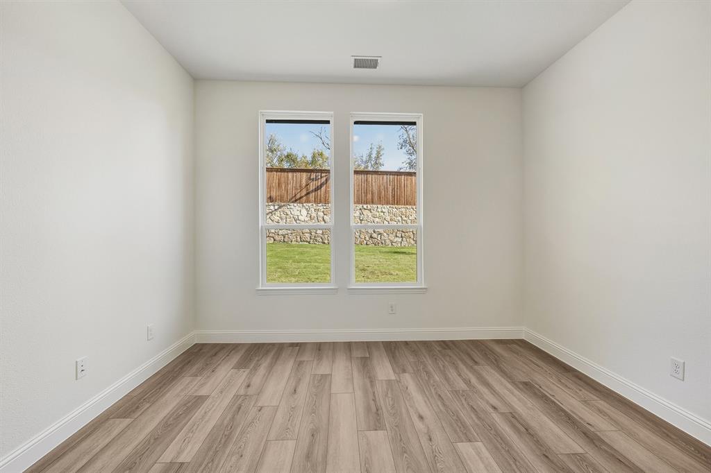 2433 Ainsdale Drive Property Photo 11