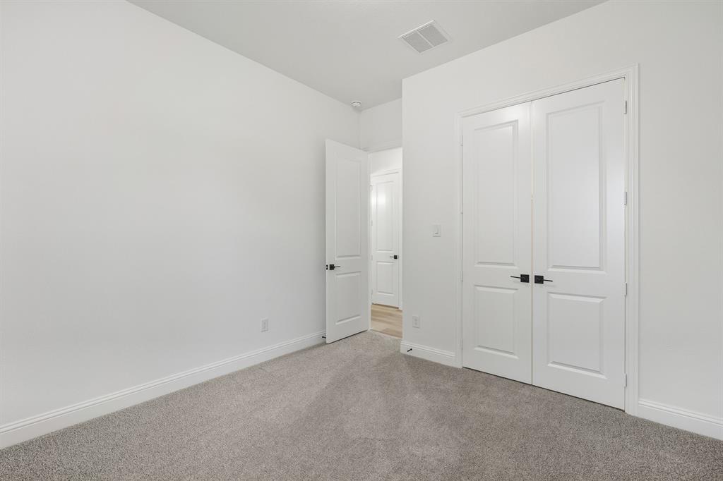 2433 Ainsdale Drive Property Photo 18