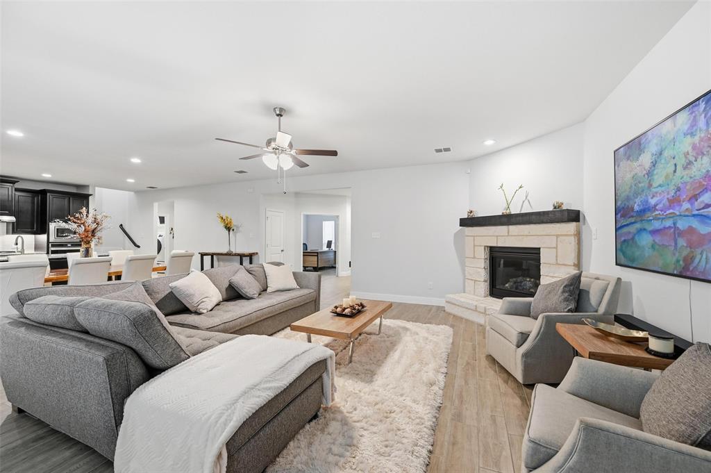 813 Comal Drive Property Photo 3