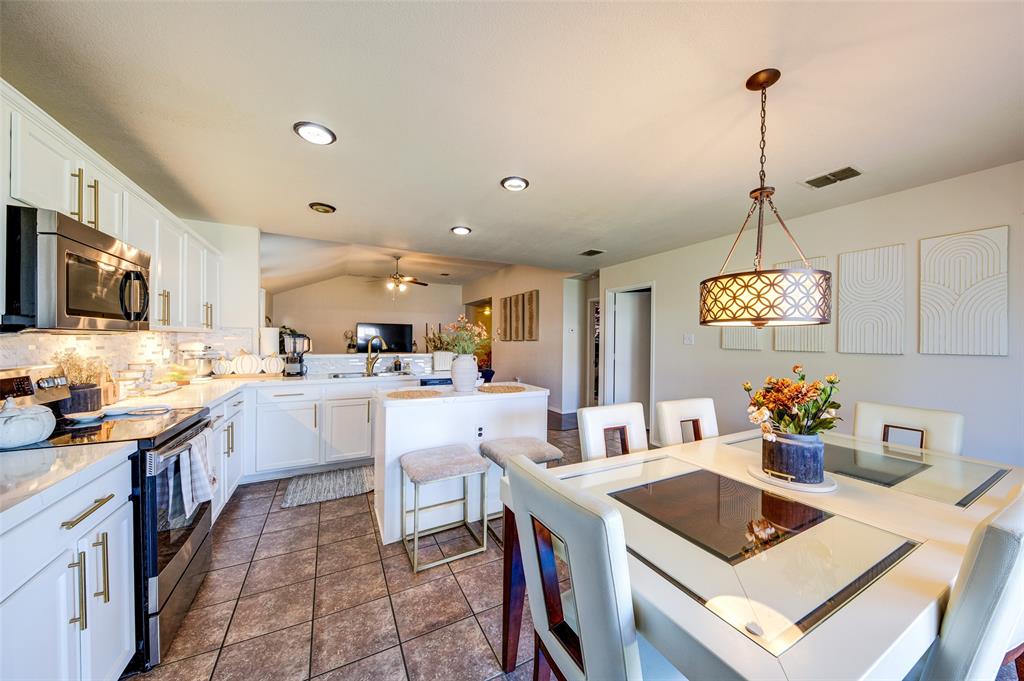 8817 King Ranch Drive Property Photo 10