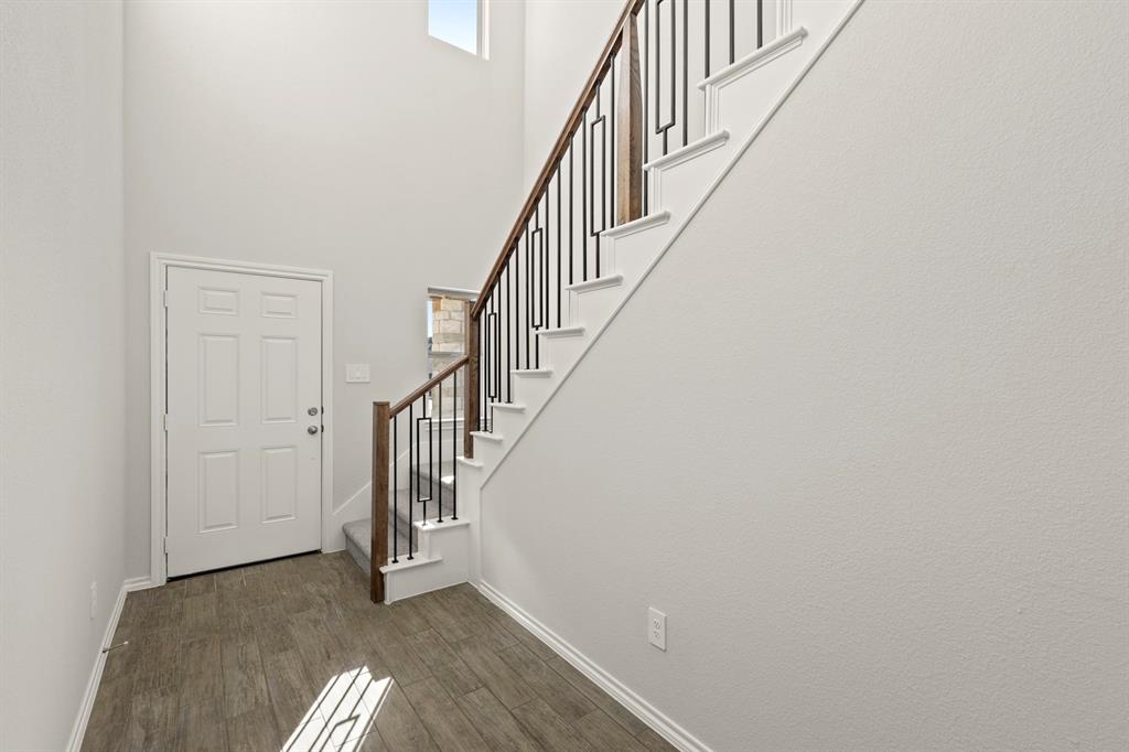 1700 Edgeway Drive Property Photo 3