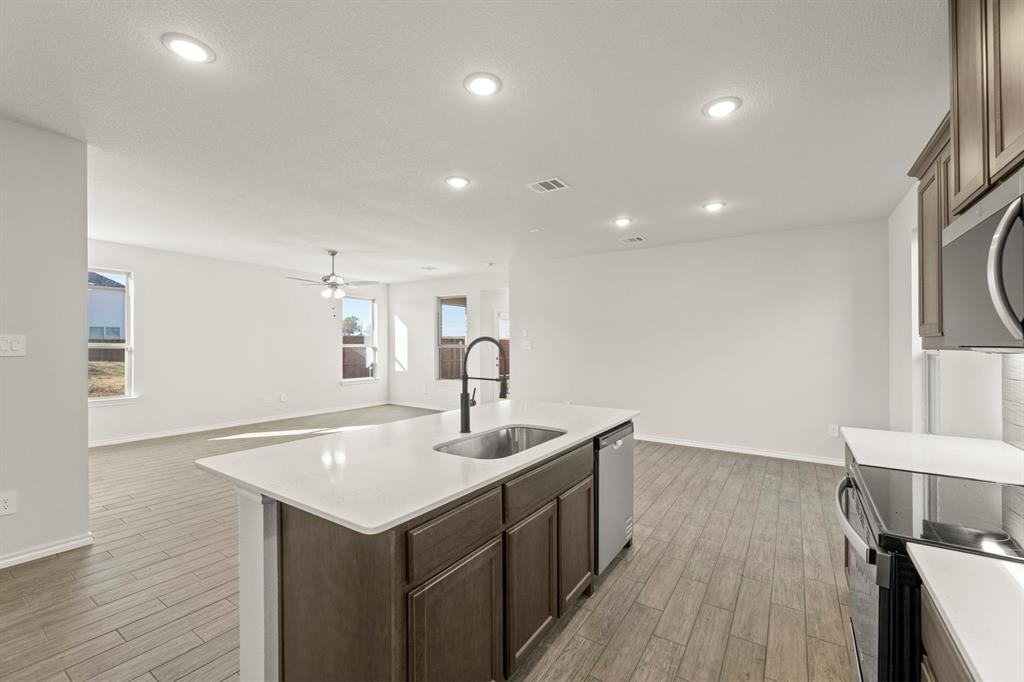 1700 Edgeway Drive Property Photo 9