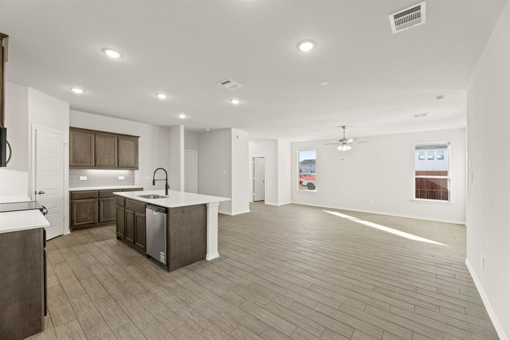 1700 Edgeway Drive Property Photo 11