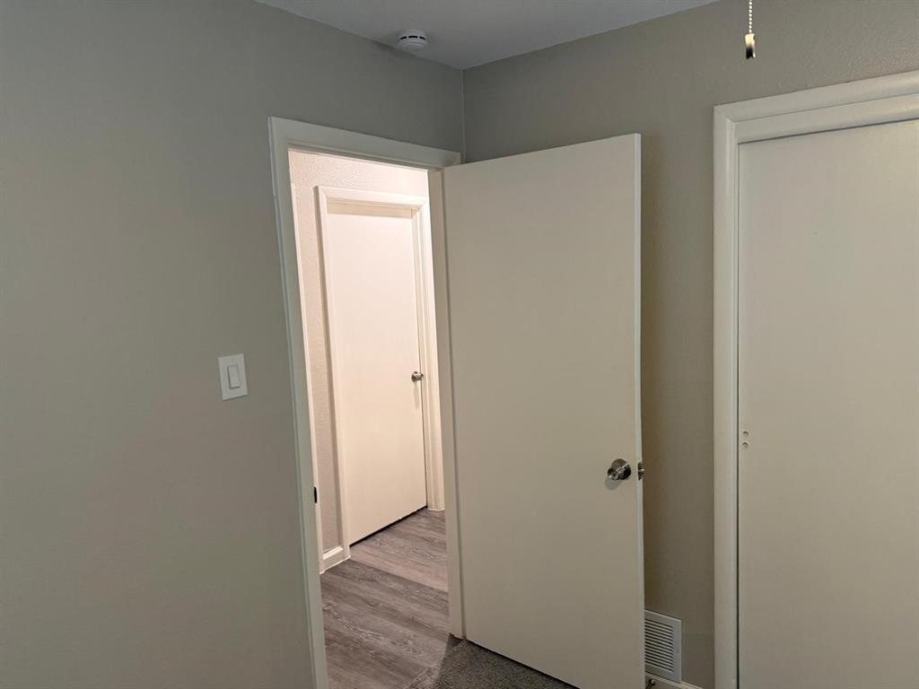 925 Bluewood Drive Property Photo 8