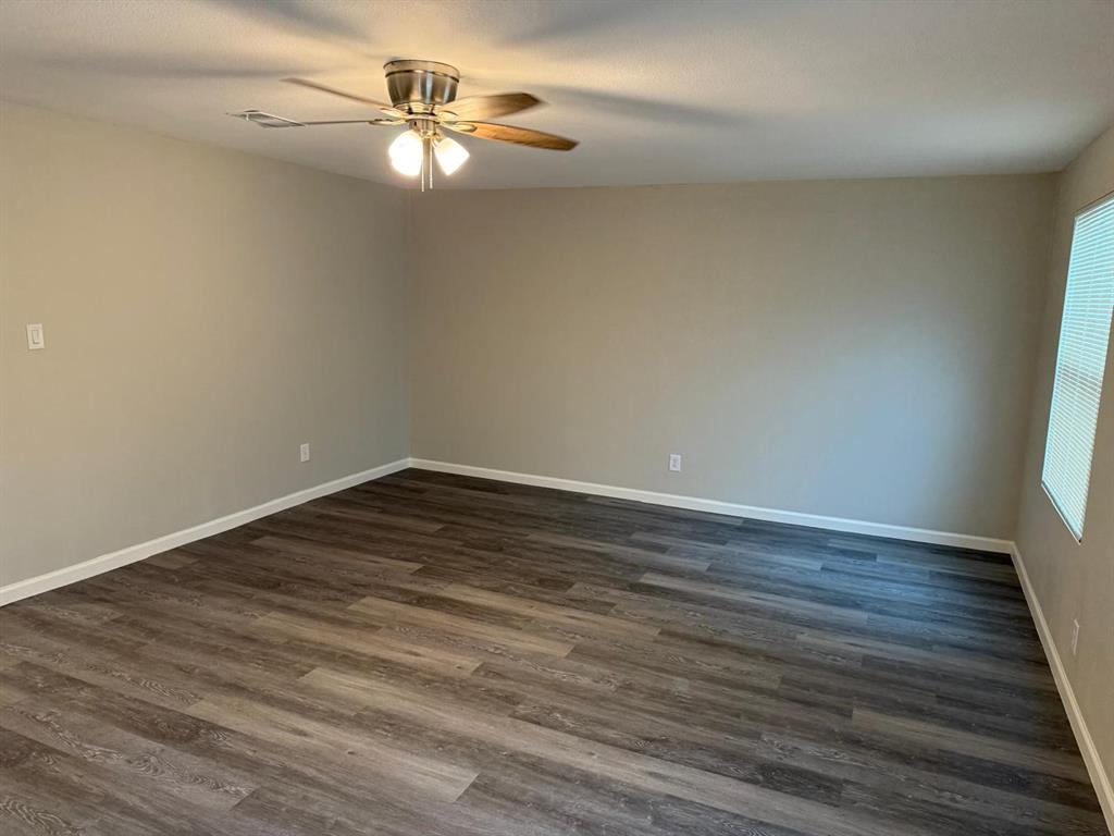 925 Bluewood Drive Property Photo 19