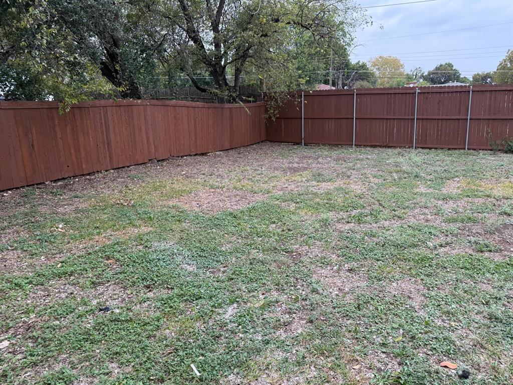 925 Bluewood Drive Property Photo 23