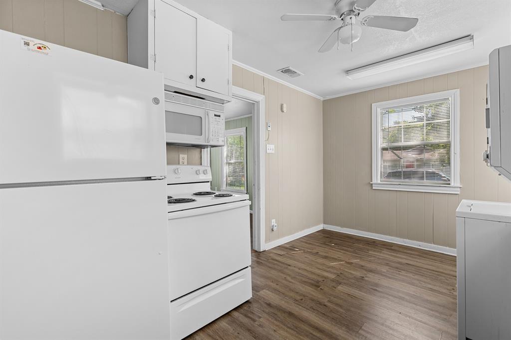 1212 Lewis Street Property Photo 7