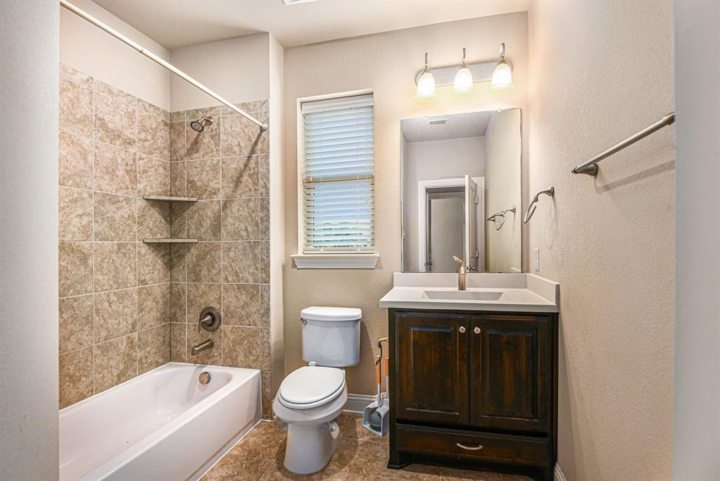 204 Lilypad Bend Property Photo 26