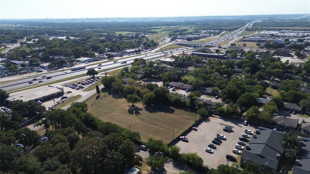 801 Singleton Property Photo 8