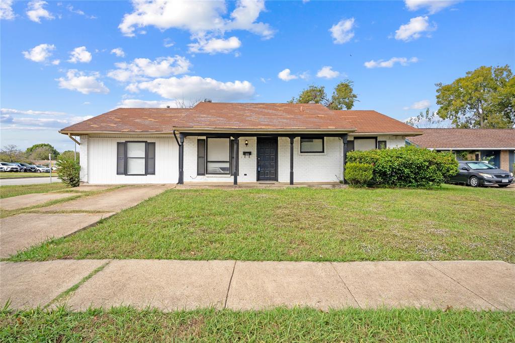 473 Clearfield Drive Property Photo 1