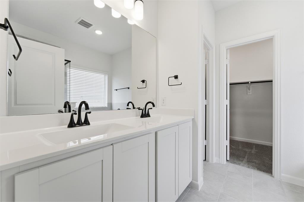 228 Charismatic Road Property Photo 14