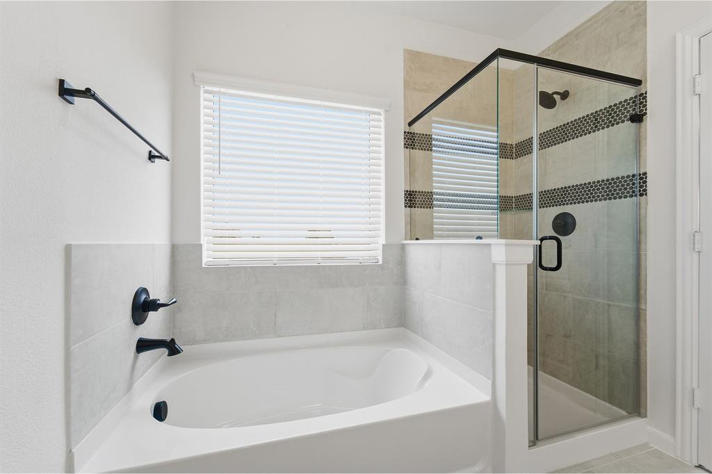 228 Charismatic Road Property Photo 15