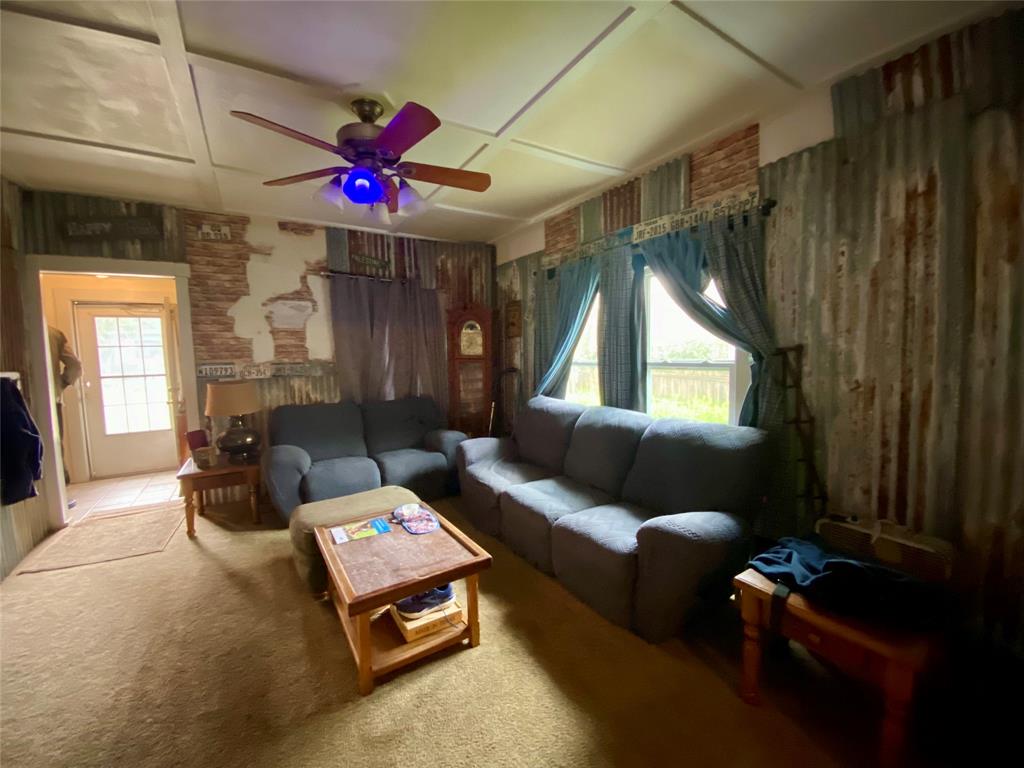 407 E Main Street Property Photo 5