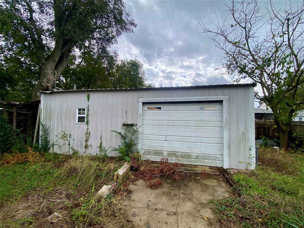407 E Main Street Property Photo 17