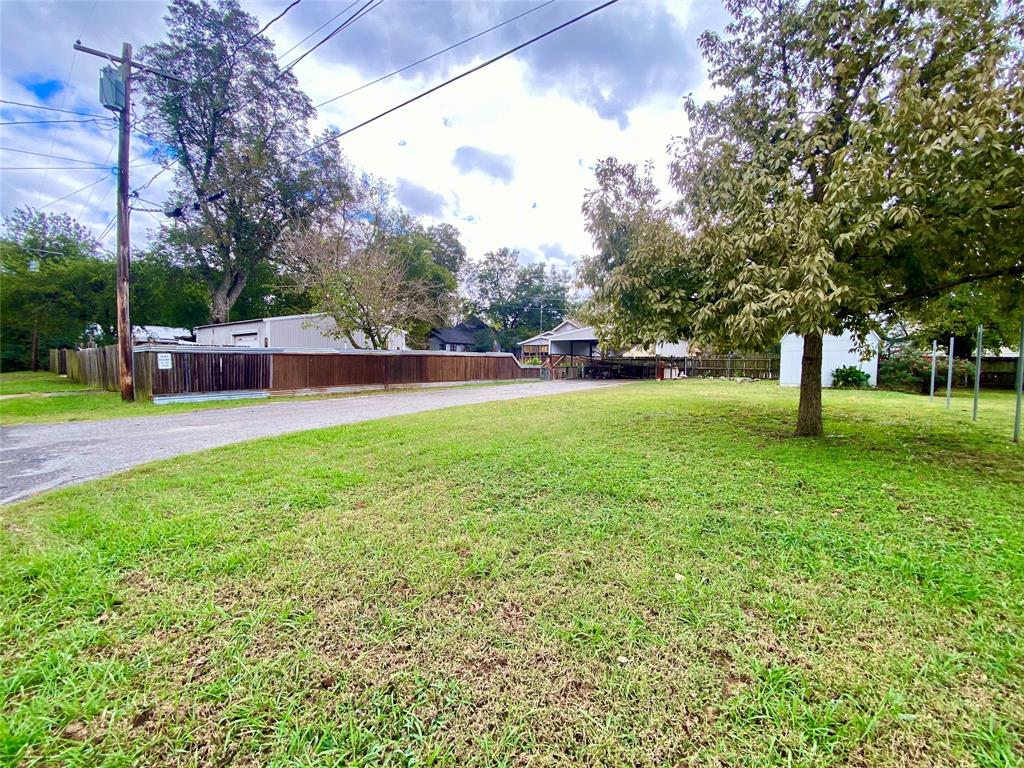407 E Main Street Property Photo 19