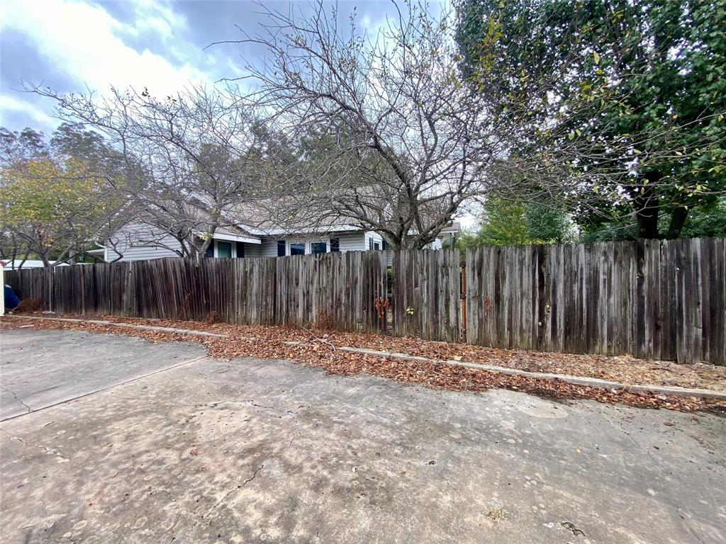 407 E Main Street Property Photo 20