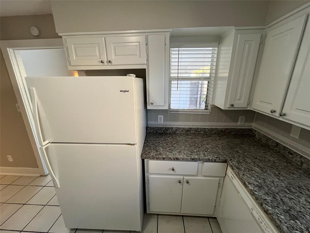 415 Towne House Lane Property Photo 9