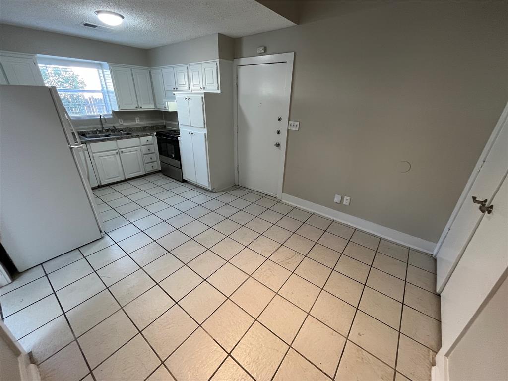 415 Towne House Lane Property Photo 11