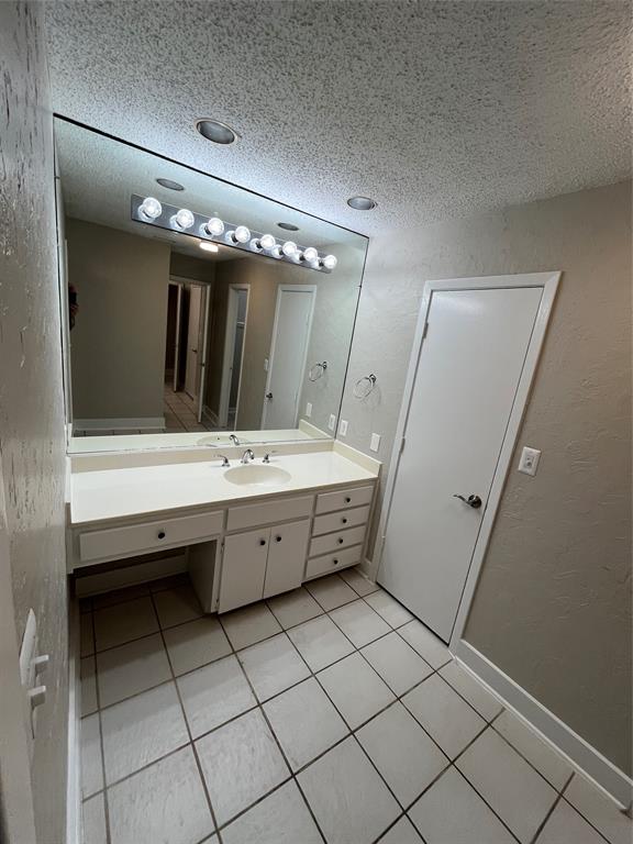 415 Towne House Lane Property Photo 17