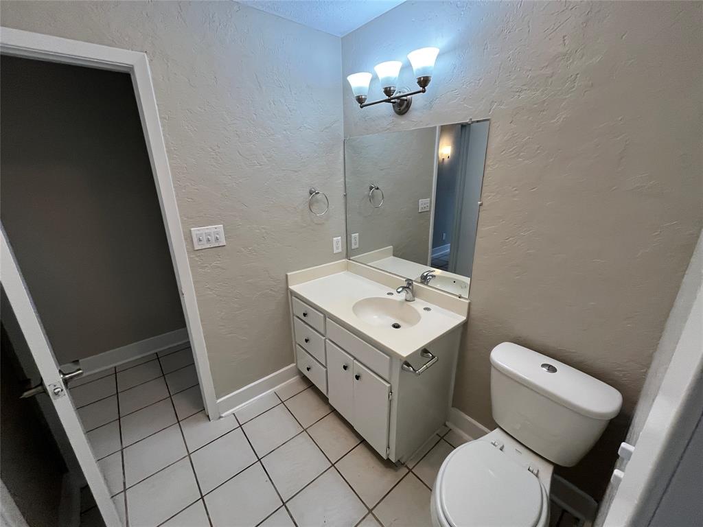 415 Towne House Lane Property Photo 19