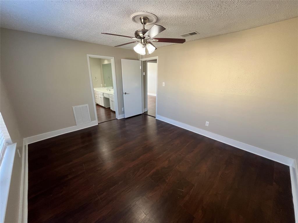 415 Towne House Lane Property Photo 23