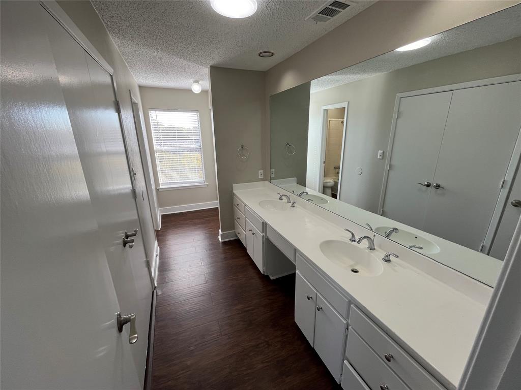 415 Towne House Lane Property Photo 24