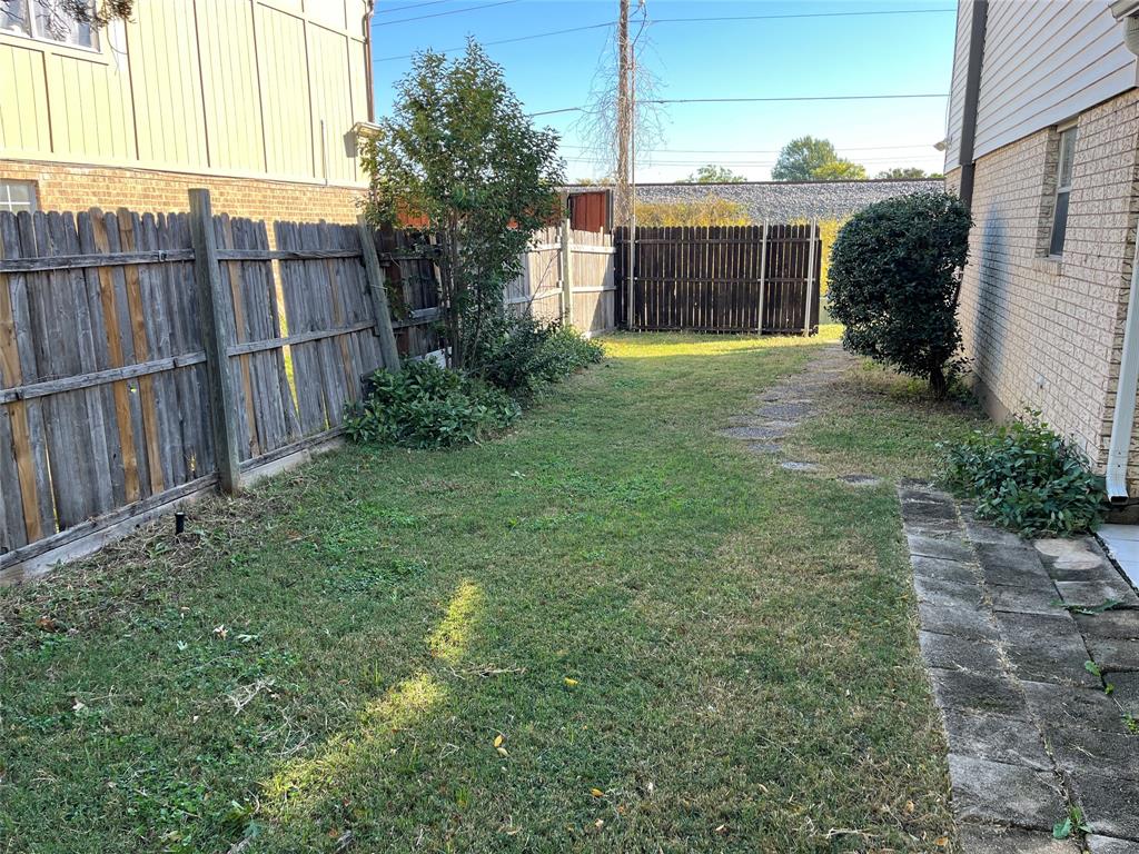 415 Towne House Lane Property Photo 27