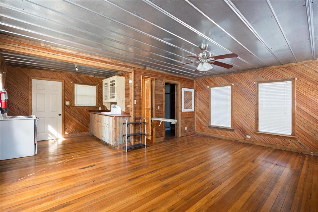 301 Ne Barnard Street Property Photo 14