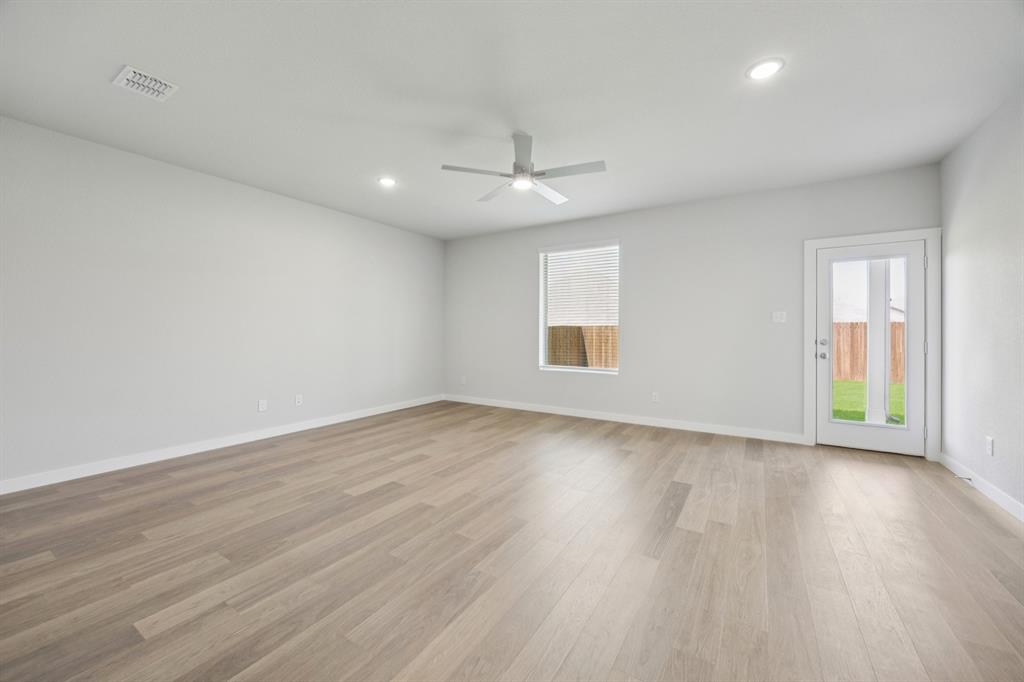 7624 Kingfisher Road Property Photo 13