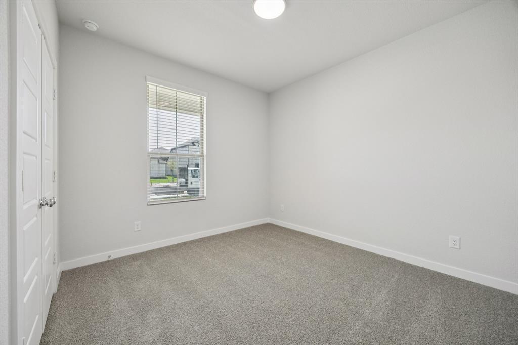 7624 Kingfisher Road Property Photo 14