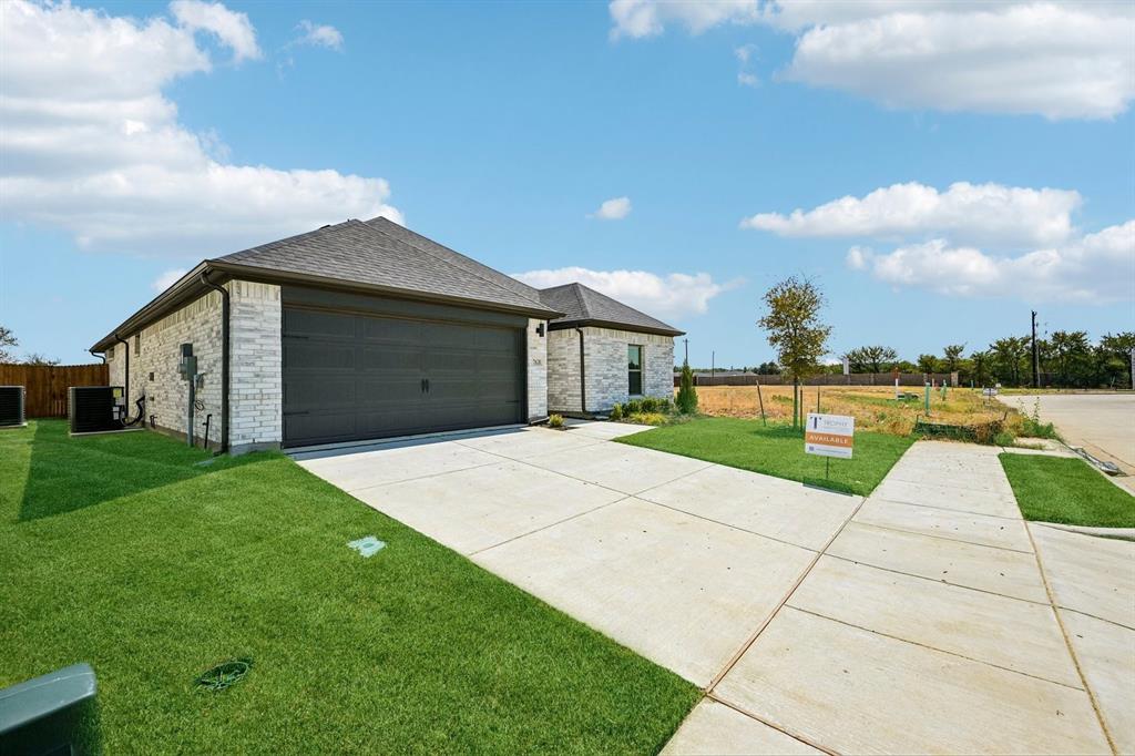7620 Kingfisher Road Property Photo 3