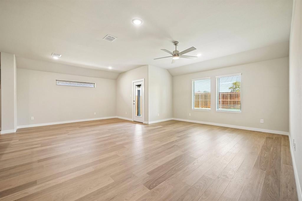 7620 Kingfisher Road Property Photo 11