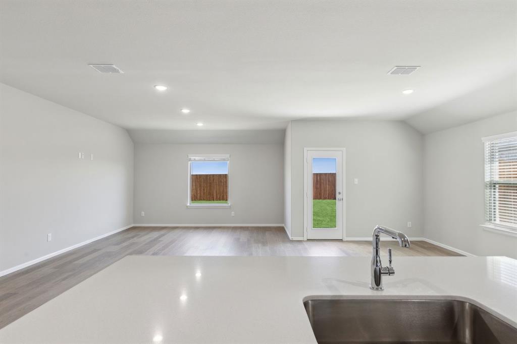 7620 Kingfisher Road Property Photo 16